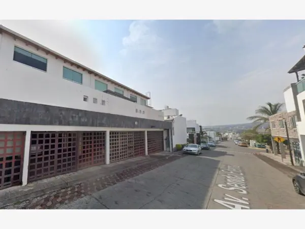 Se Vende Dpto. de Recuperación Bancaria en Av. Senda Eterna, Col. Milenio III Fase A, Querétaro.