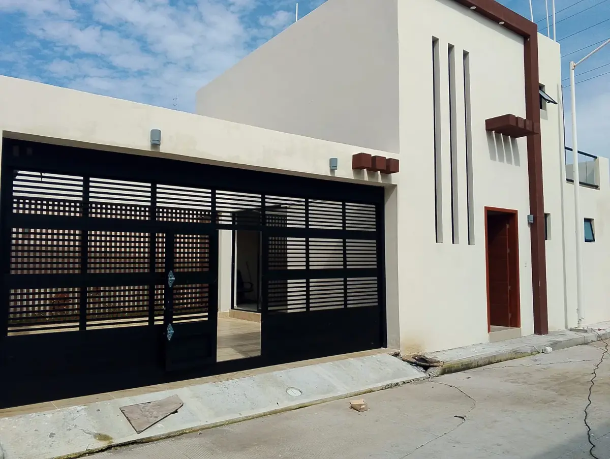 Casa en venta en Graciano Sánchez Romo, Boca del Río — foto 1 de 17