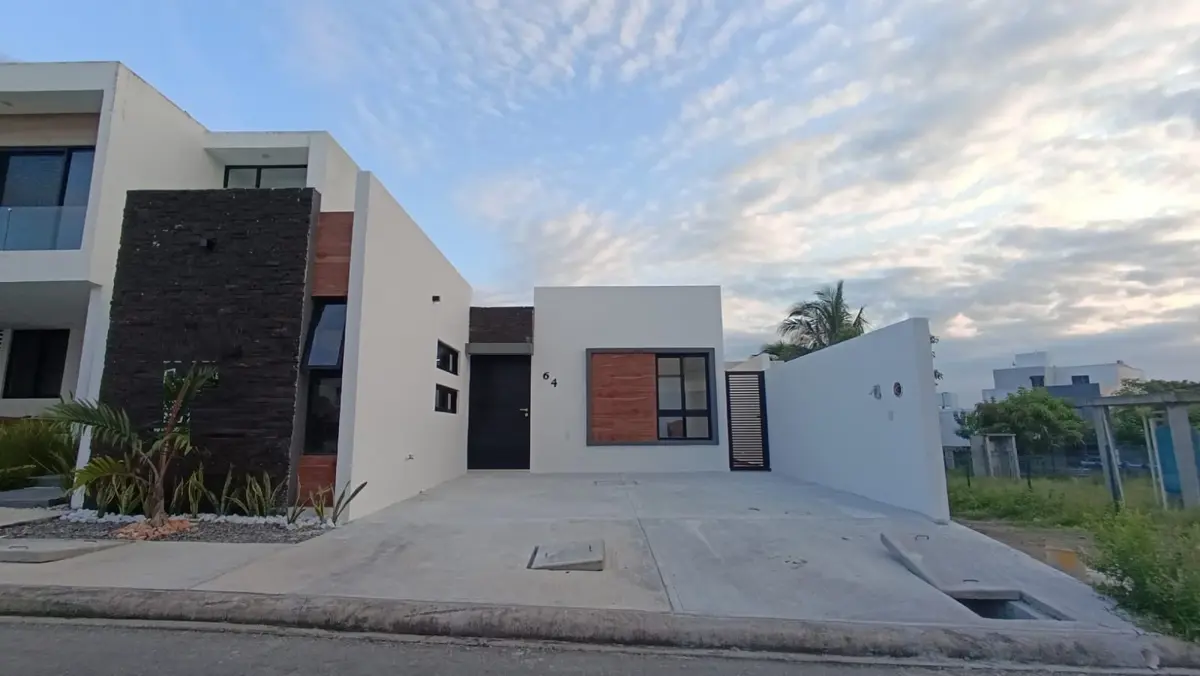 Casa en venta en Lomas de la Rioja, Alvarado — foto 1 de 21