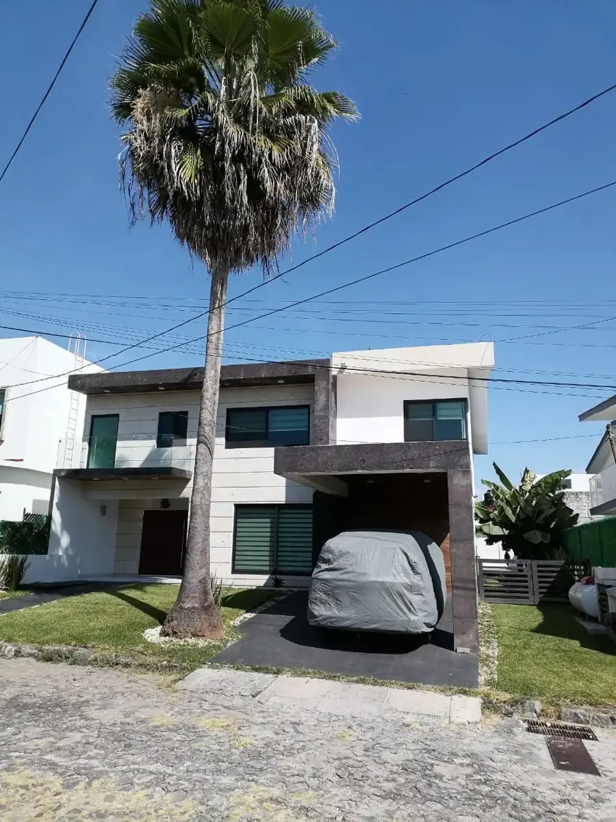 Casa en venta en Lomas de Cocoyoc, Atlatlahucan — foto 1 de 34