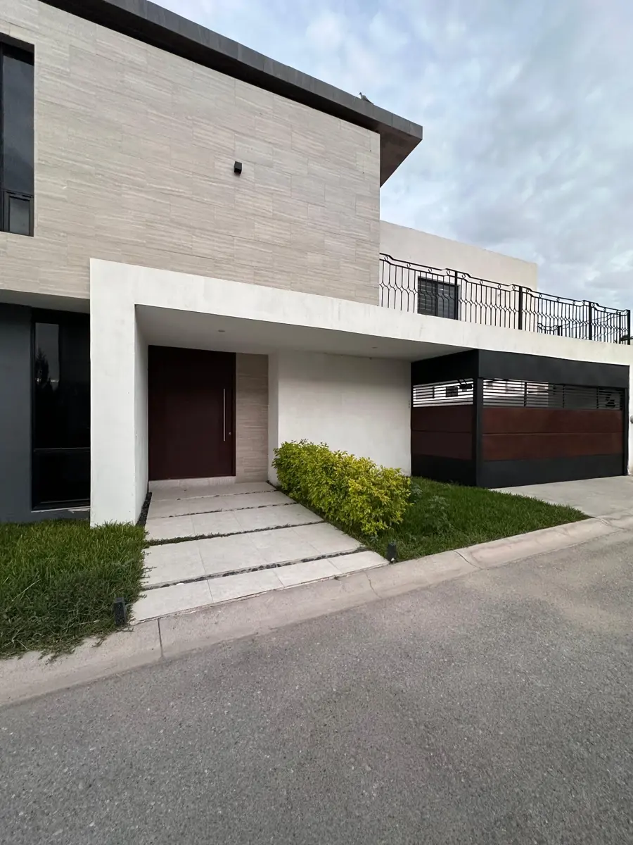 Casa en venta en Villas del Renacimiento, Torreón — foto 1 de 9