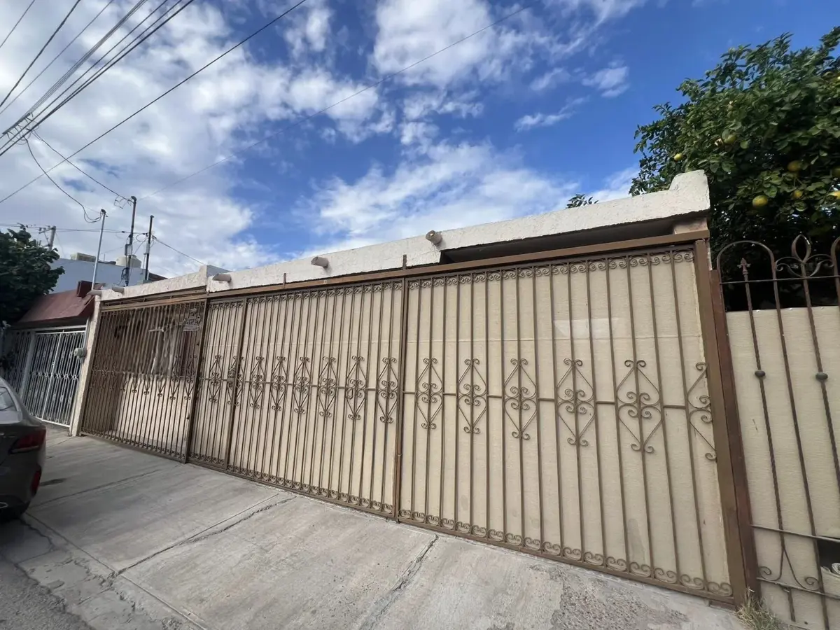Casa en venta en Ampliación los Ángeles, Torreón — foto 1 de 17