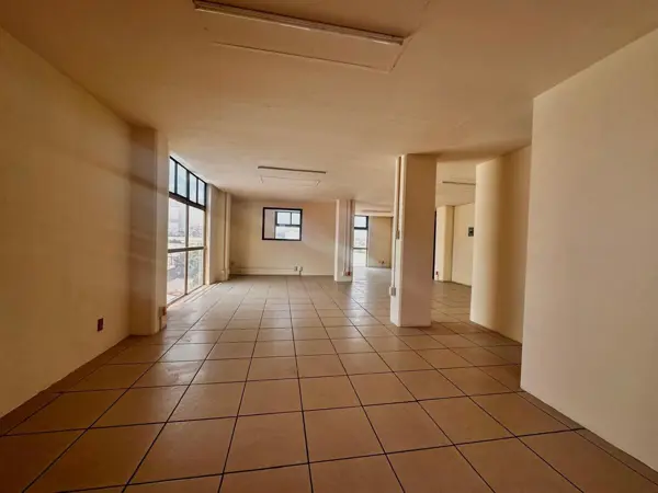 Oficina en renta en El Conde, Naucalpan de Juárez — foto 2 de 8