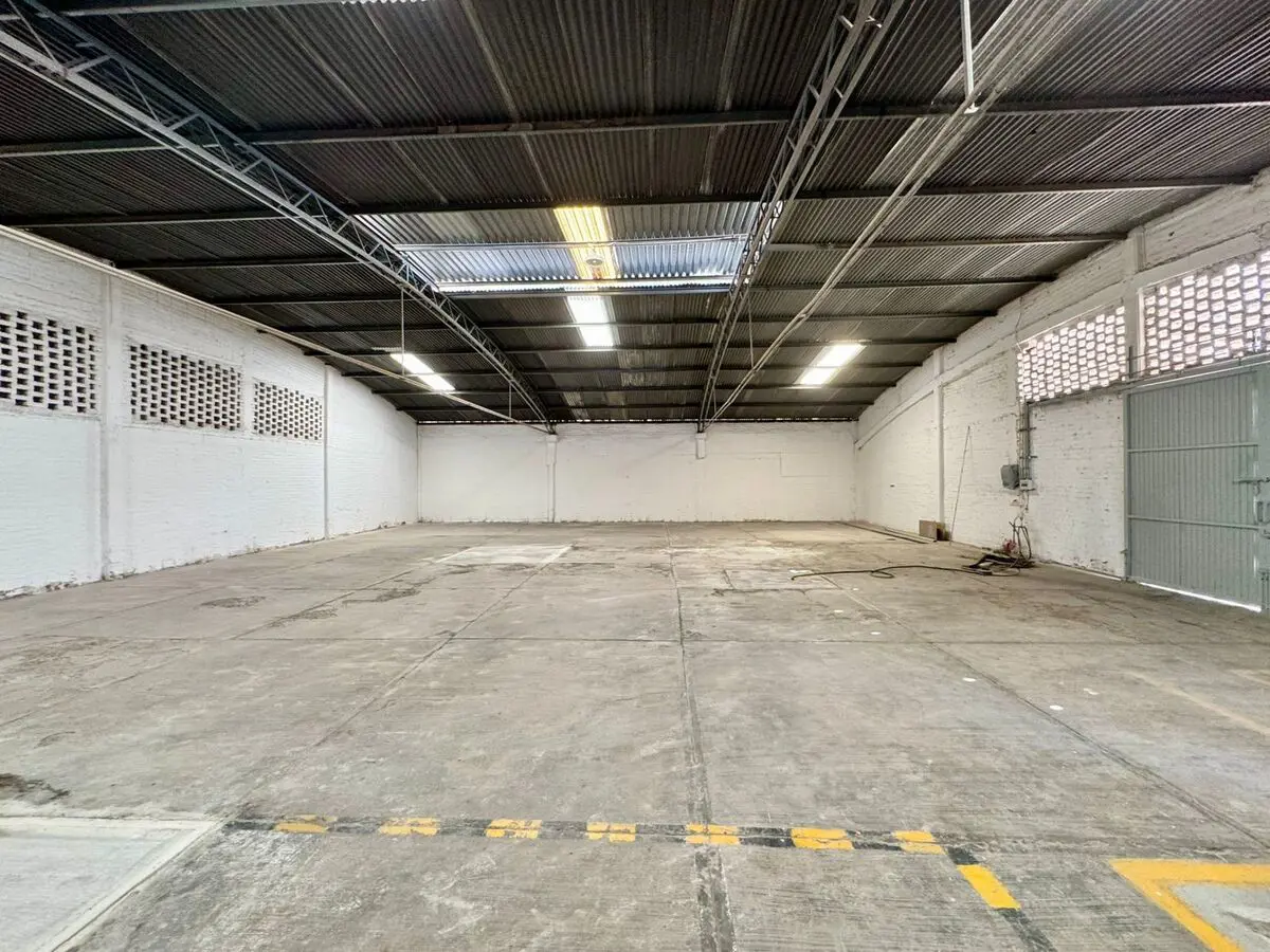 Bodega en renta en El Rosario, León — foto 1 de 8