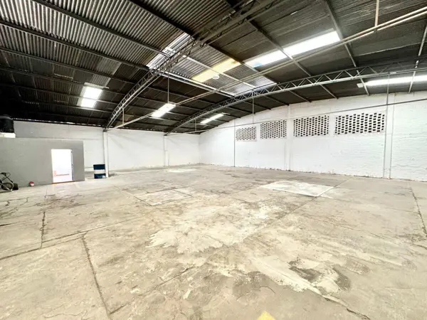 Bodega en renta en El Rosario, León — foto 2 de 8