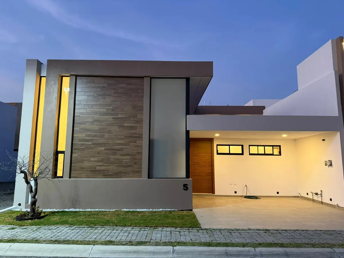 Casa en venta en Lomas de Angelópolis, San Andrés Cholula — foto 1 de 20