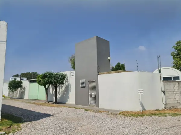 Amplia casa en venta en San José Xilotzingo, un piso, con jardín y garage