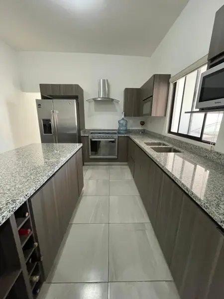 CASA EN VENTA, CERRADA CON AMENIDADES M1