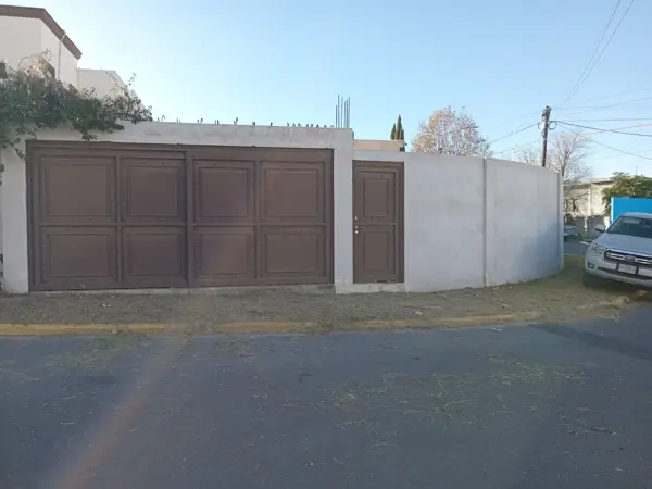 Se Vende terreno en esquina en Cumbres 3er Sector 210 mts2