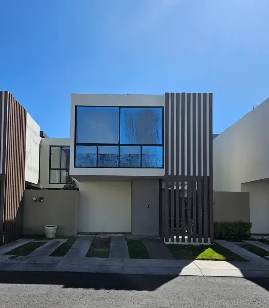 Hermosa casa en condominio