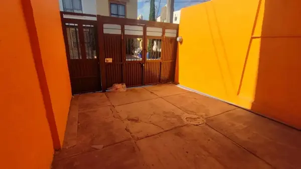 Casa en venta en Parques de Zapopan, Zapopan — foto 2 de 14