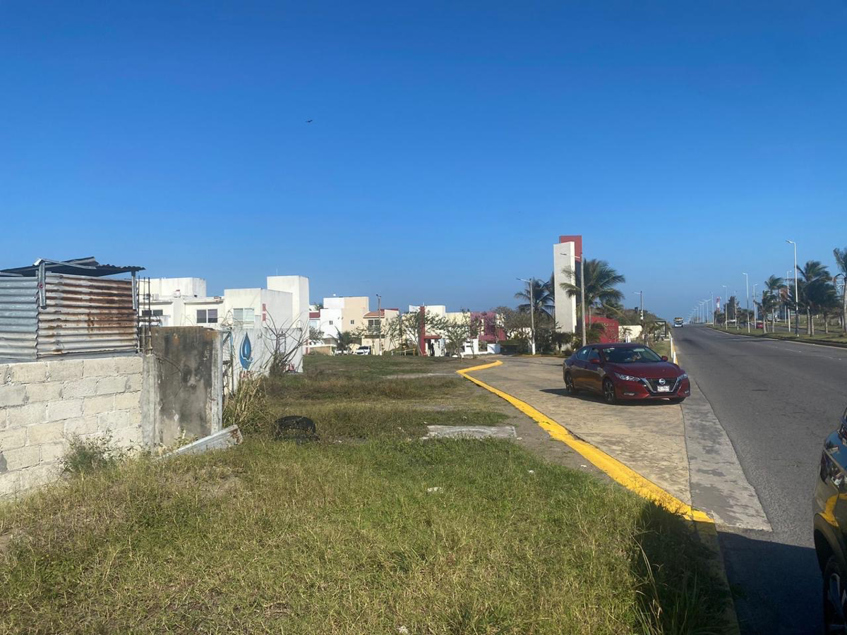 Terreno en venta en Lomas de la Rioja, Alvarado — foto 1 de 12