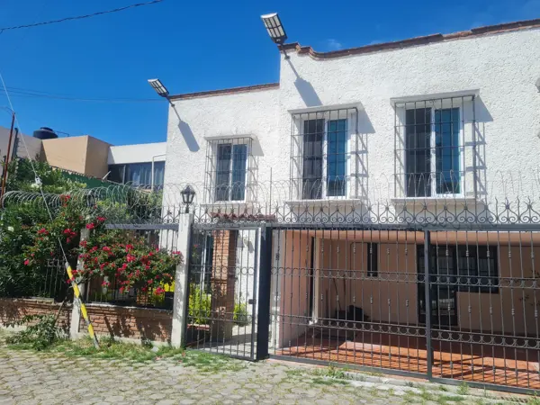 Casa tipo Town House 5 recamaras en Venta