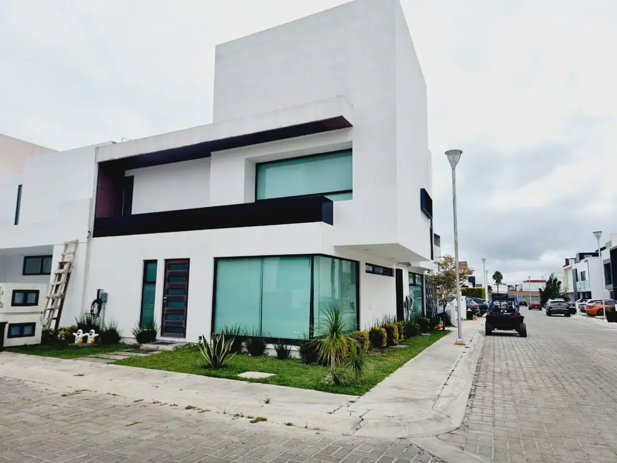 Casa en venta en Zona Plateada, Pachuca de Soto — foto 1 de 27