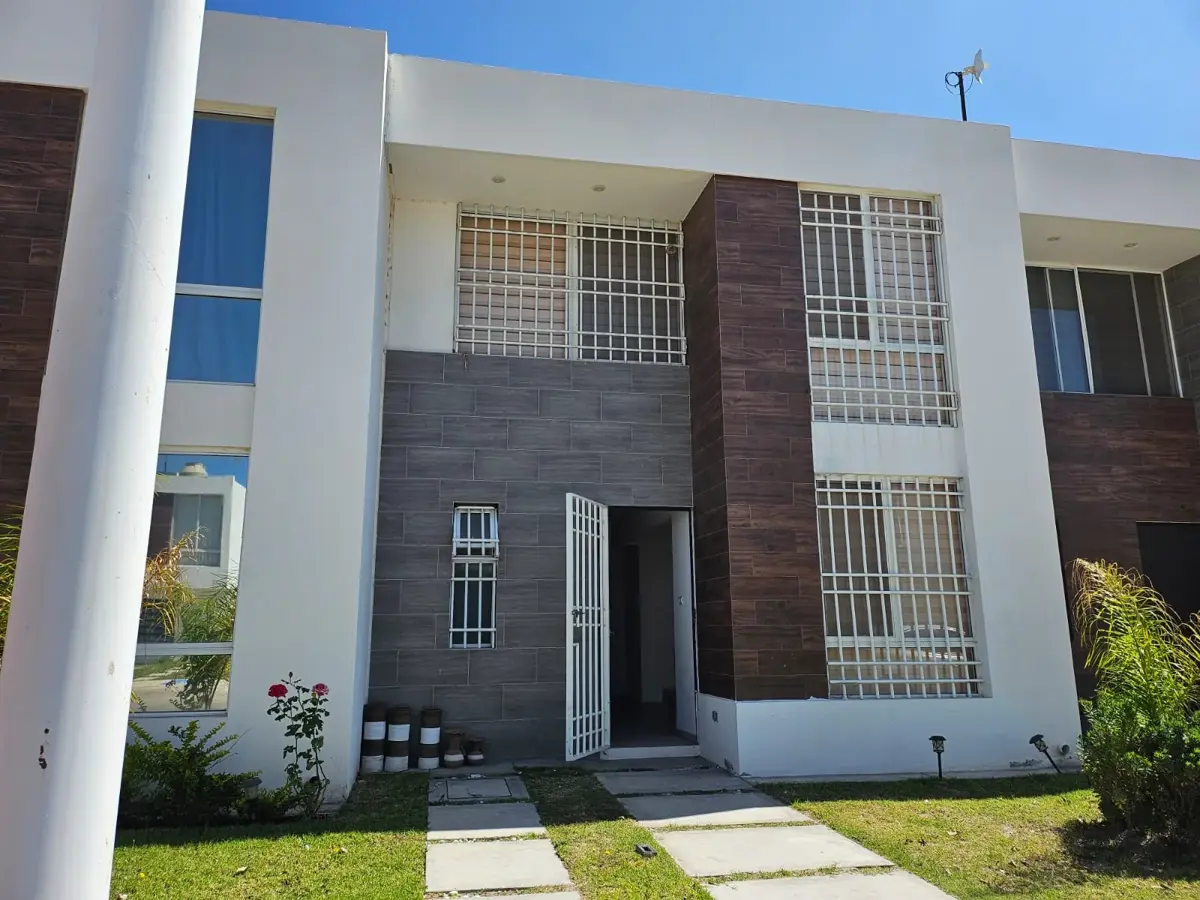 Casa en venta en Ananda, Villa de Pozos — foto 1 de 28