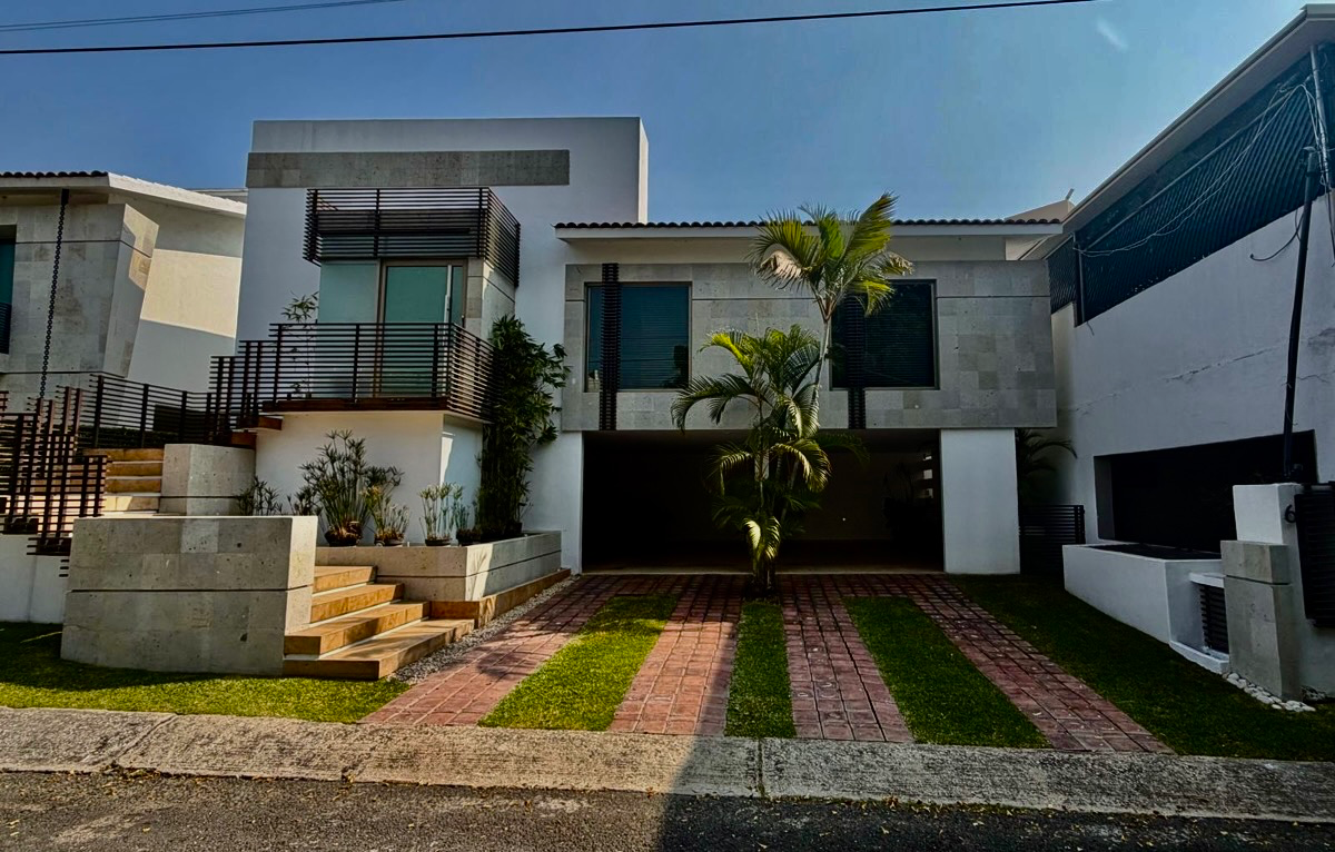 Casa en venta en Lomas de Cocoyoc, Atlatlahucan — foto 1 de 27