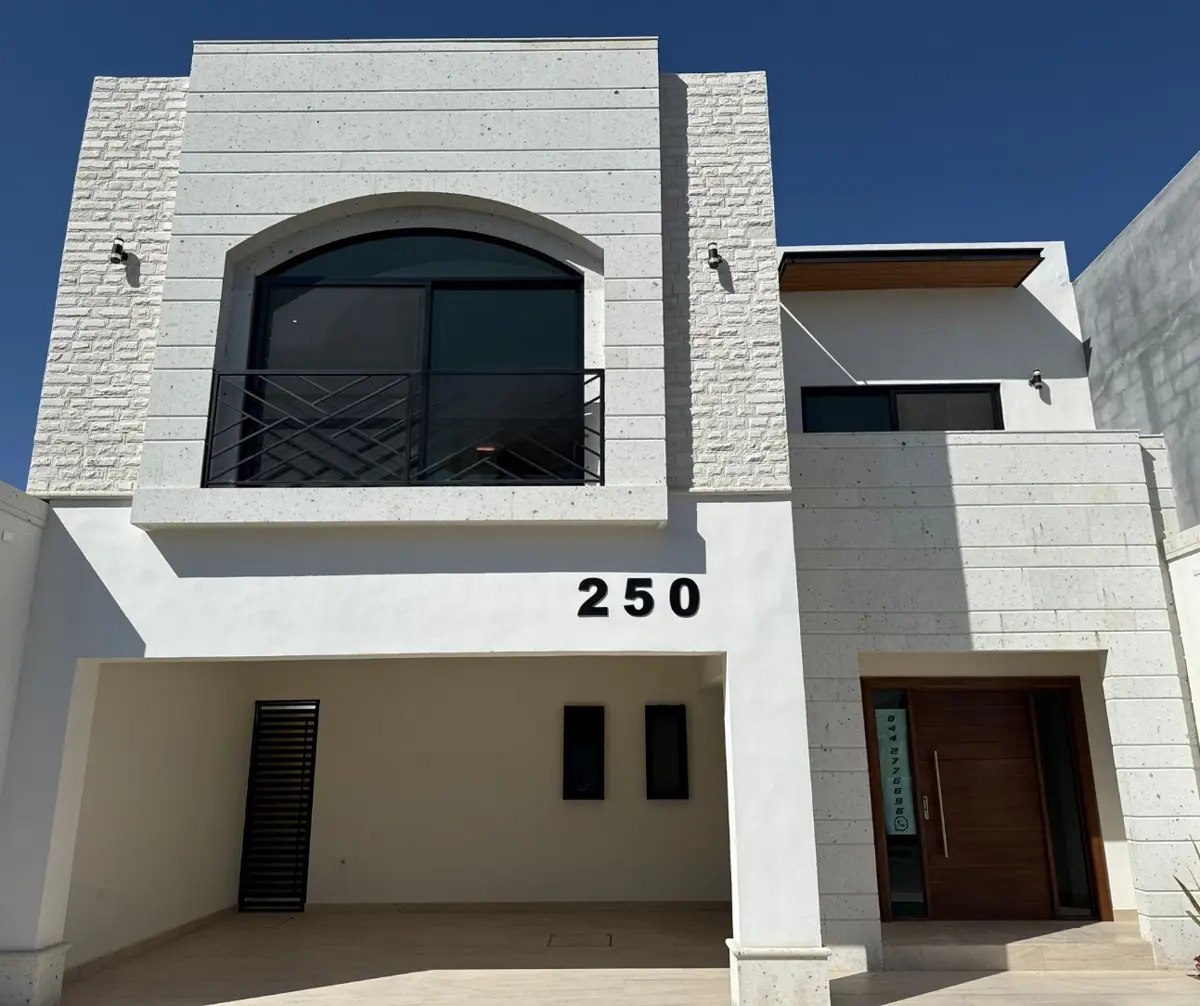 Casa en venta en Rincón de los Encinos, Saltillo — foto 1 de 16