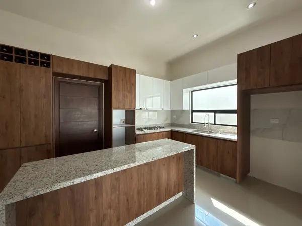 Casa en venta en Rincón de los Encinos, Saltillo — foto 2 de 16