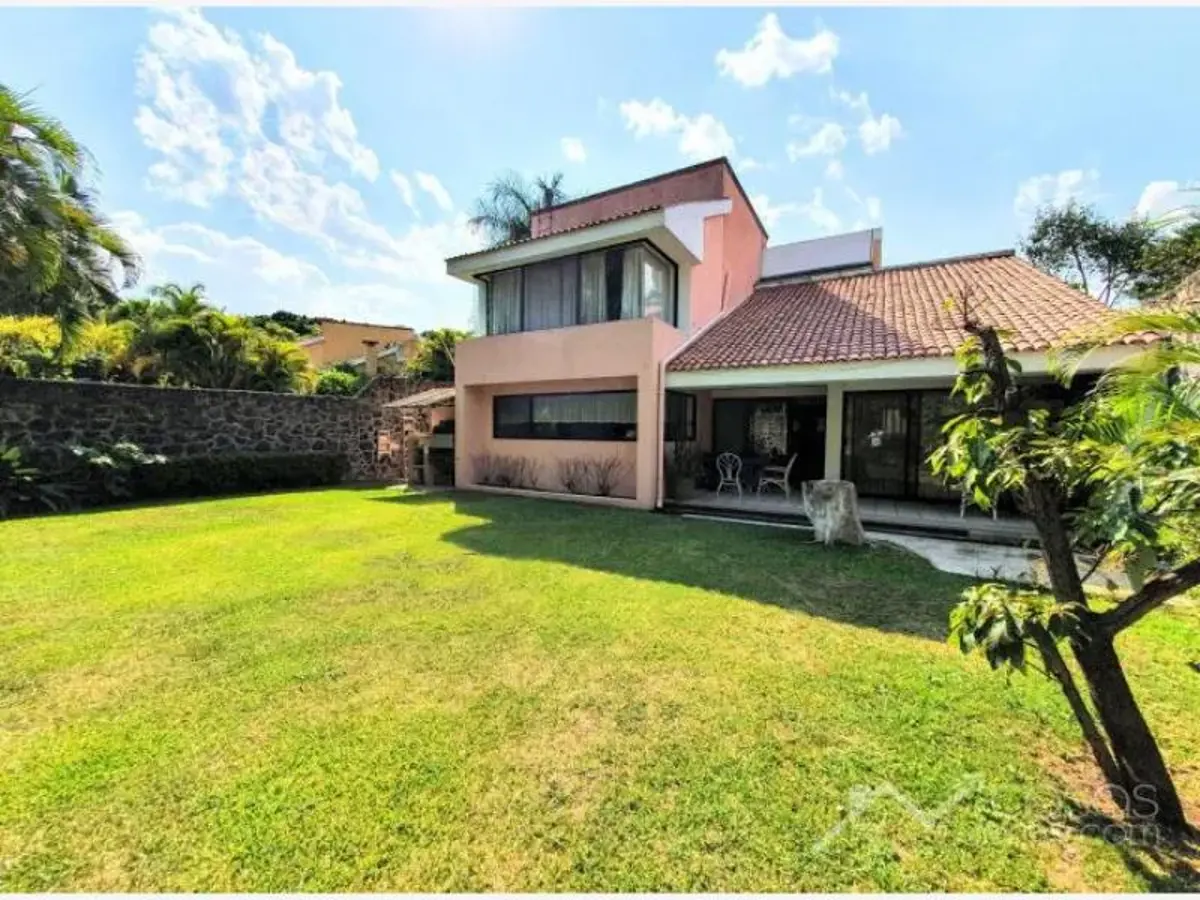 Casa en venta en Manantiales, Cuernavaca — foto 1 de 11