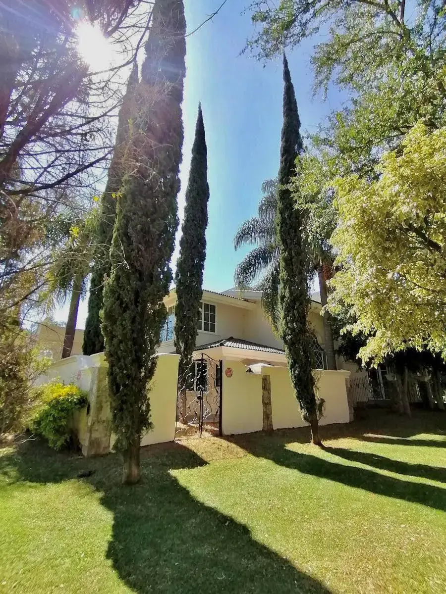 Casa en venta en Ciudad Bugambilia, Zapopan — foto 1 de 10