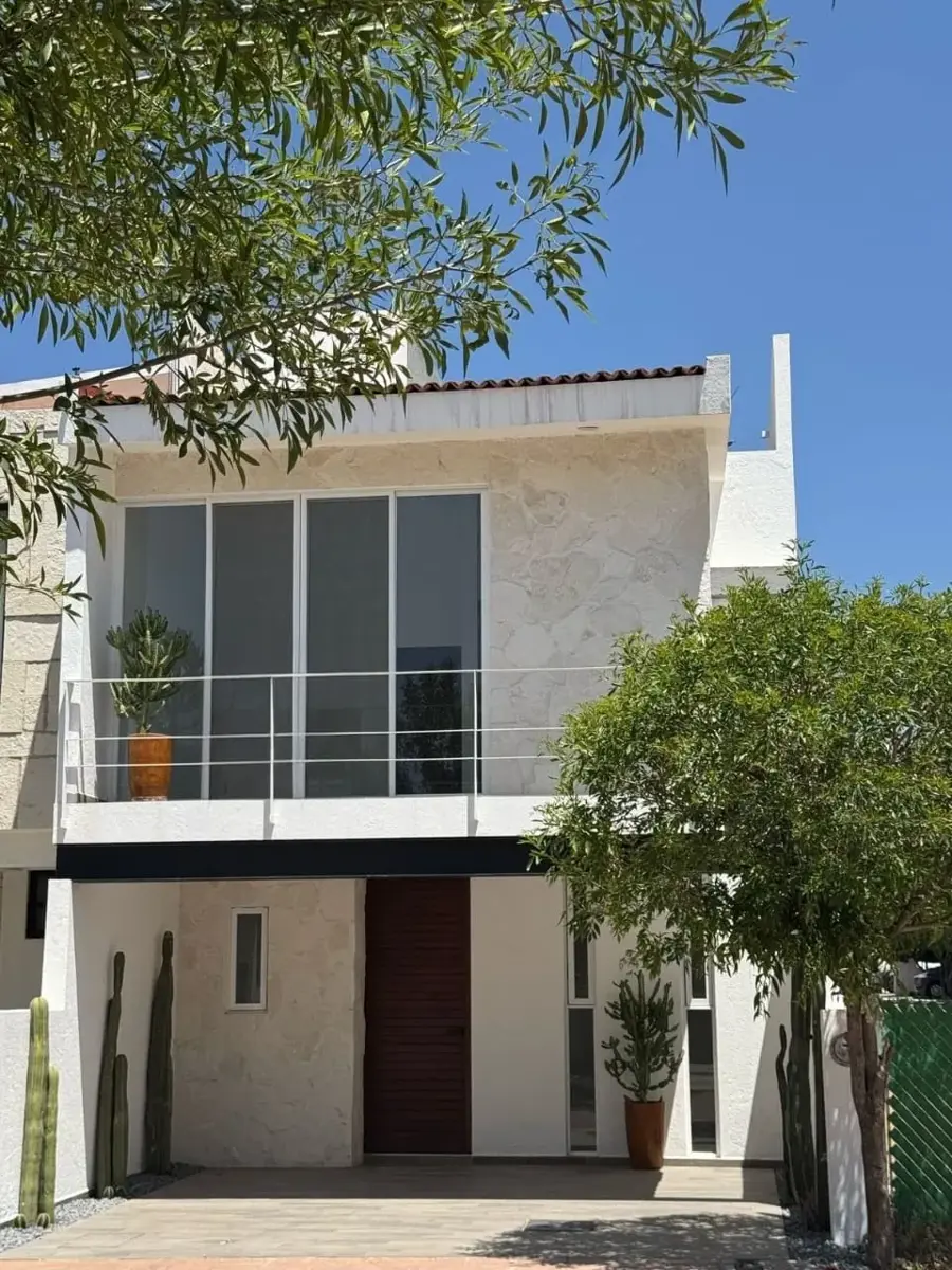 Casa en venta en Pedregal de Schoenstatt, Corregidora — foto 1 de 24