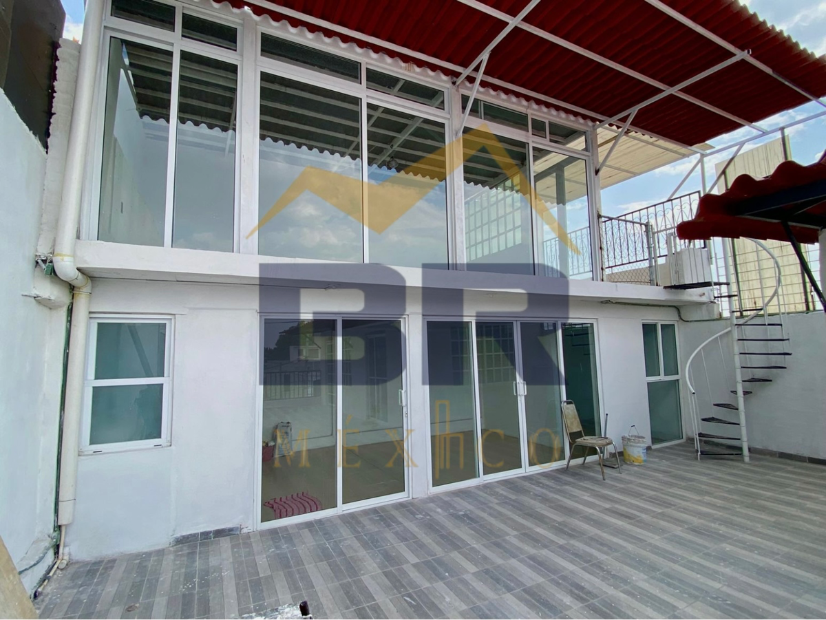Edificio en venta en Santa Maria Ozumbilla, Tecámac — foto 1 de 12