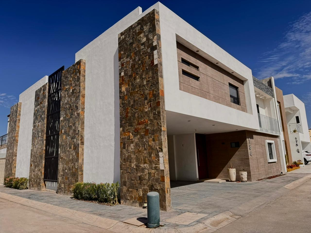 Casa en venta en Los Arrayanes, Gómez Palacio — foto 1 de 37