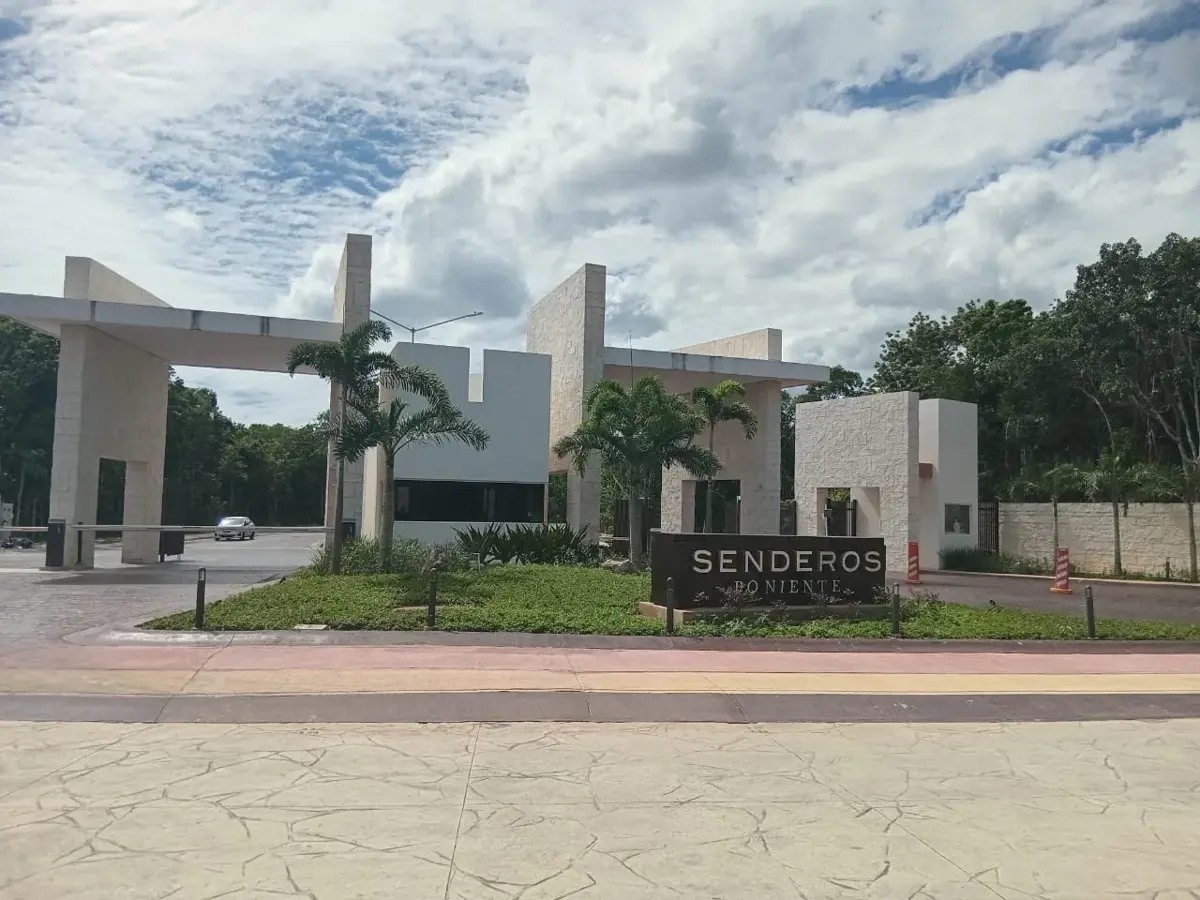 Terreno en venta en Playa del Carmen, Playa del Carmen — foto 1 de 6
