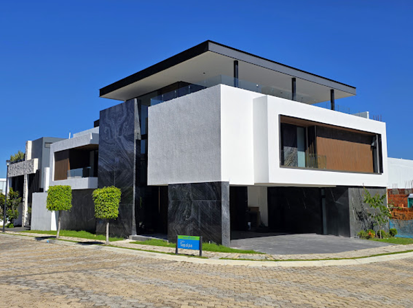 Residencia en Venta en esquina