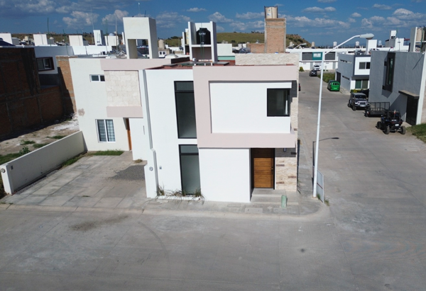 Casa en venta en Hacienda Alejandro Plus, Durango — foto 2 de 24