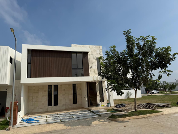 Casa en Venta en Haciendas Residencial y Club Deportivo, Tabasco