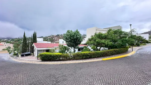 CASA EN VENTA ENLAS CAÑADAS