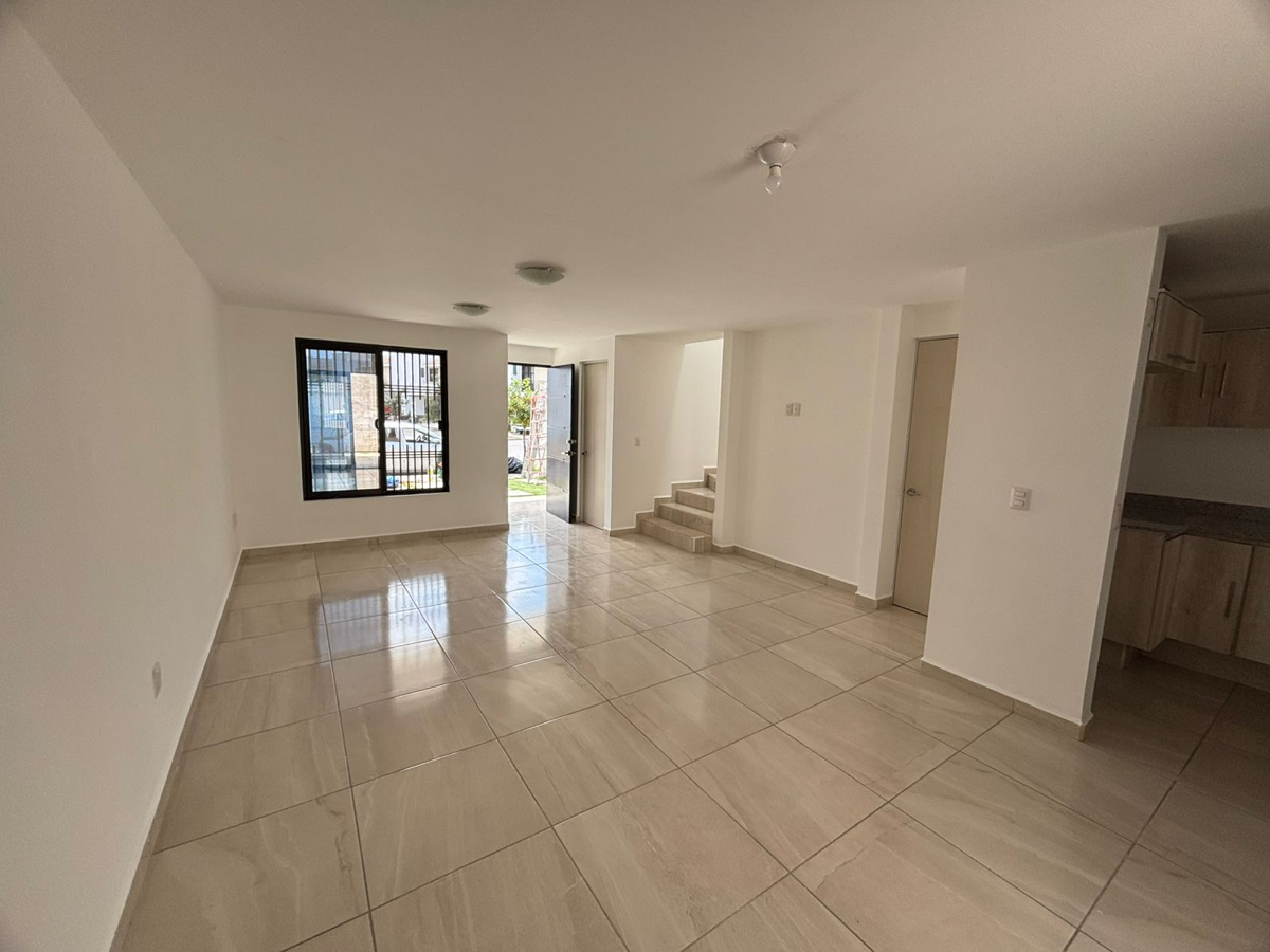 Casa en venta en Valle del Roble, León — foto 1 de 17