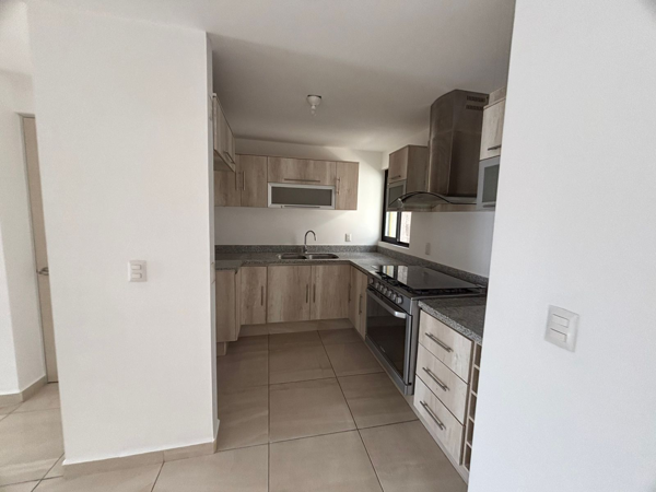 Casa en venta en Valle del Roble, León — foto 2 de 17