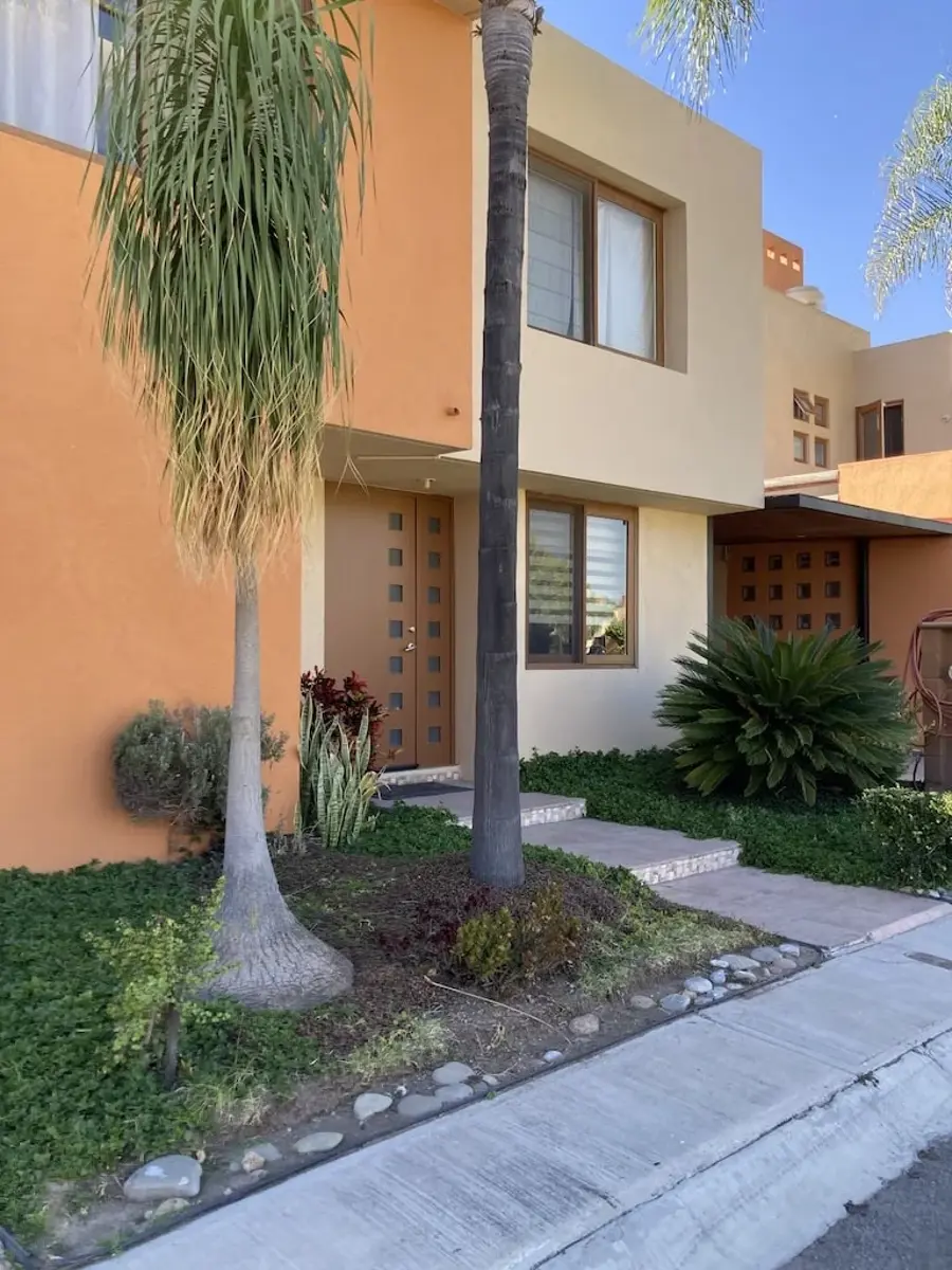 Casa en venta en Puerta Real, Corregidora — foto 1 de 16