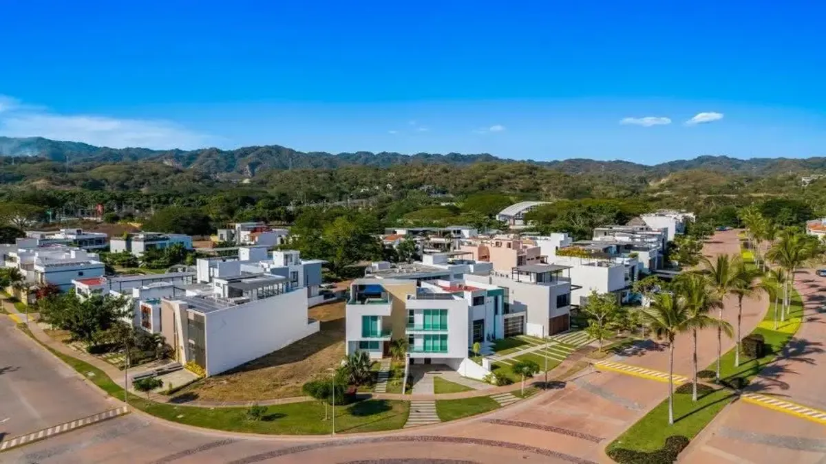 Casa en venta en Cruz de Huanacaxtle, Bahía de Banderas — foto 1 de 33
