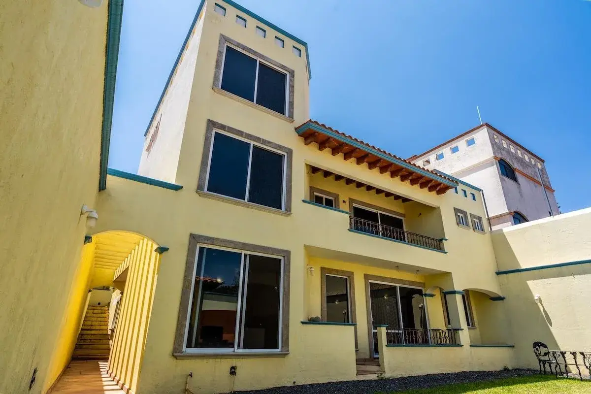 Casa en venta en Ahuatlán Tzompantle, Cuernavaca — foto 1 de 27