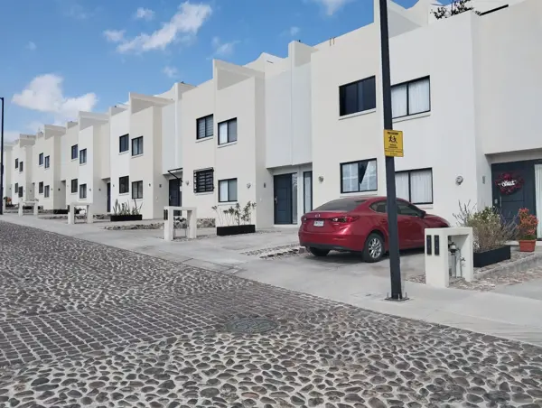 Casa en venta en Los Olvera, Corregidora — foto 2 de 7