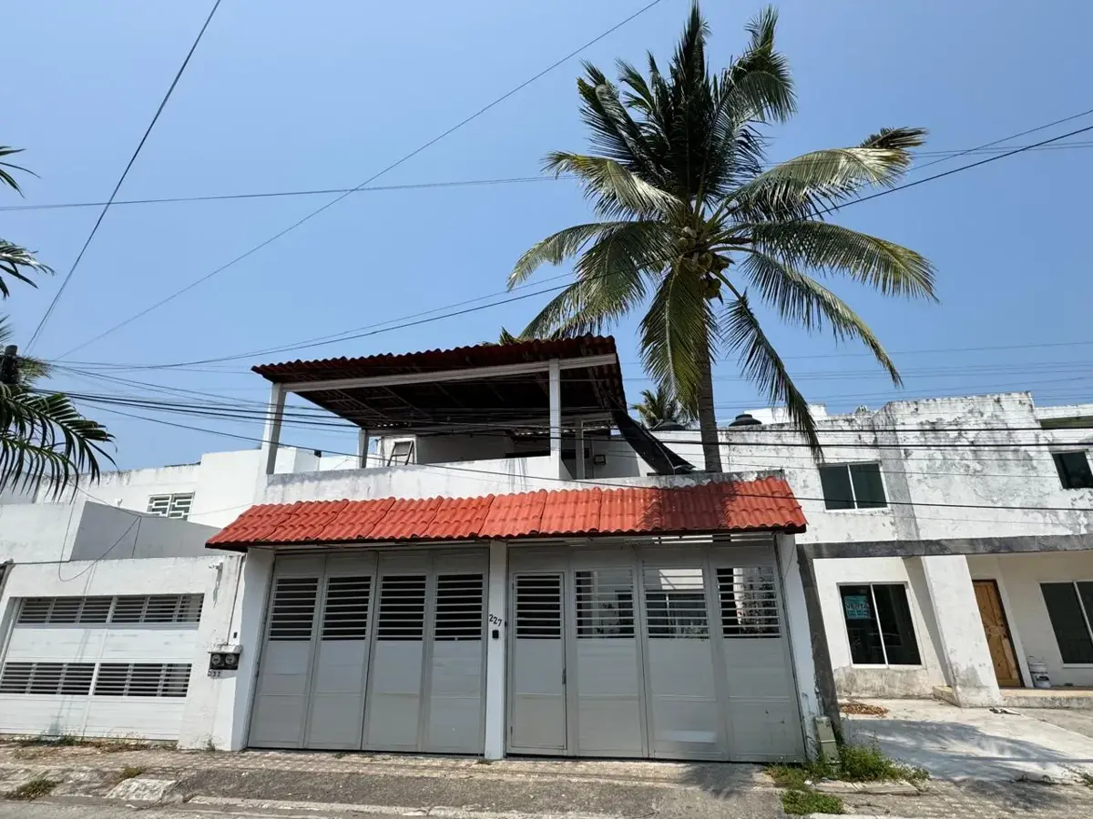 Casa en venta en Ricardo Flores Magon, Boca del Río — foto 1 de 28