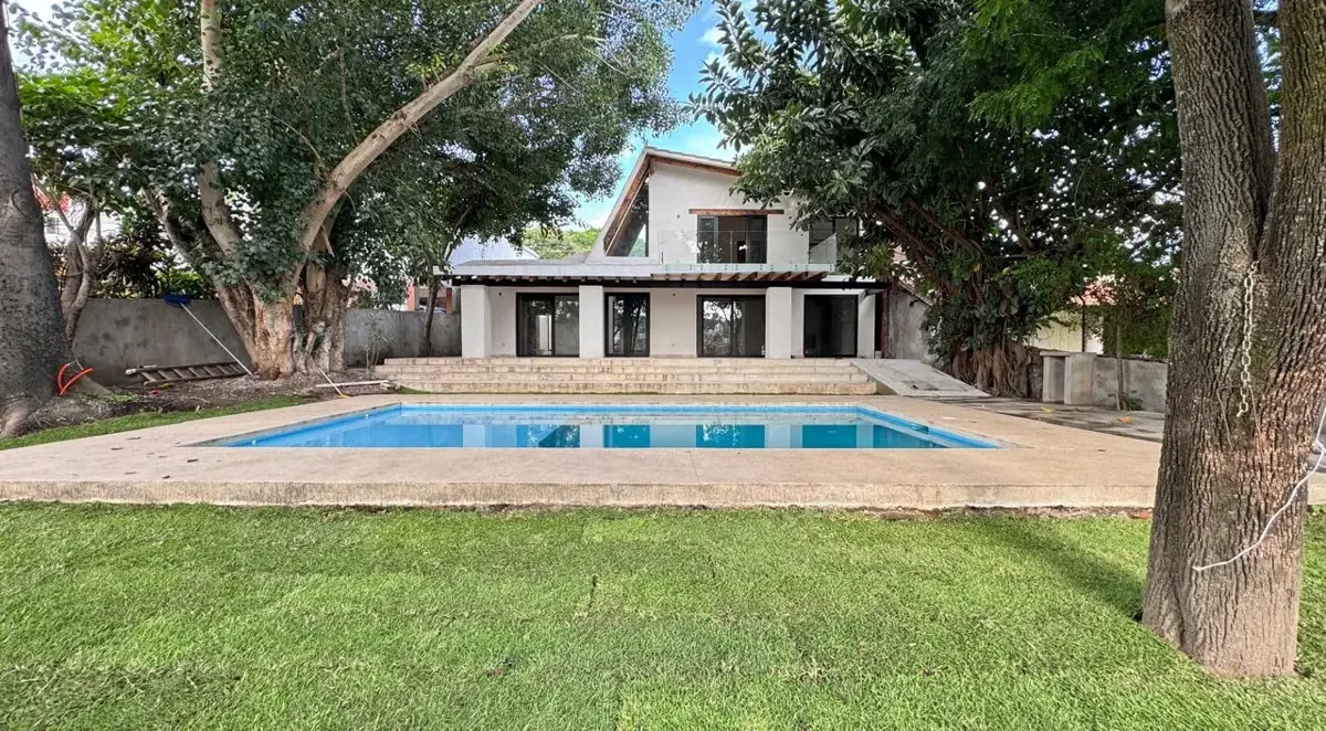 Casa en venta en Las Quintas, Cuernavaca — foto 1 de 18