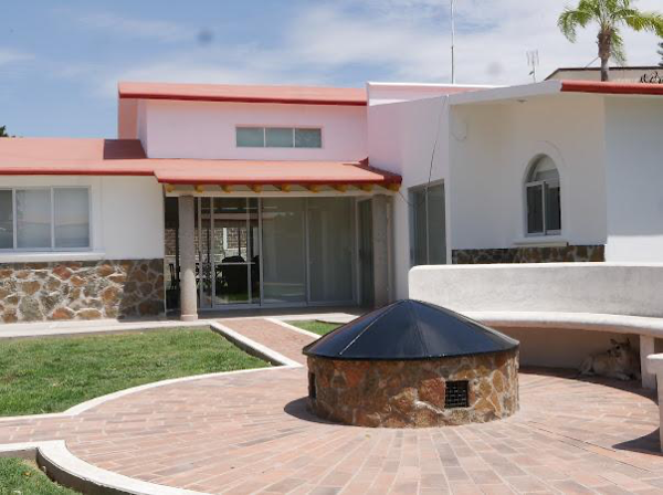 Casa en Venta con Amplios Espacios en Colinas del Bosque, Corregidora