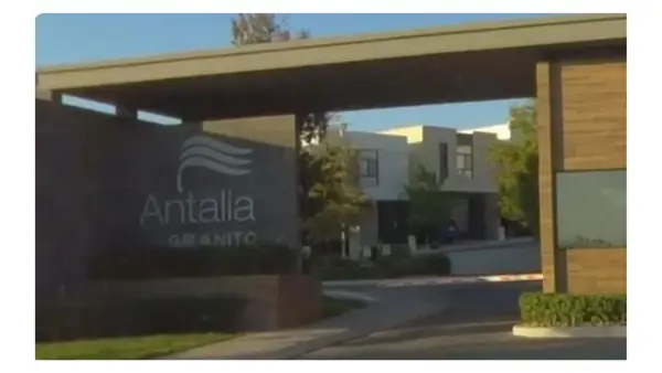HERMOSA CASA EN AV PASEO DE LAS PITAHAYAS ZIBATA EL MARQUEZ QRO MAM 22