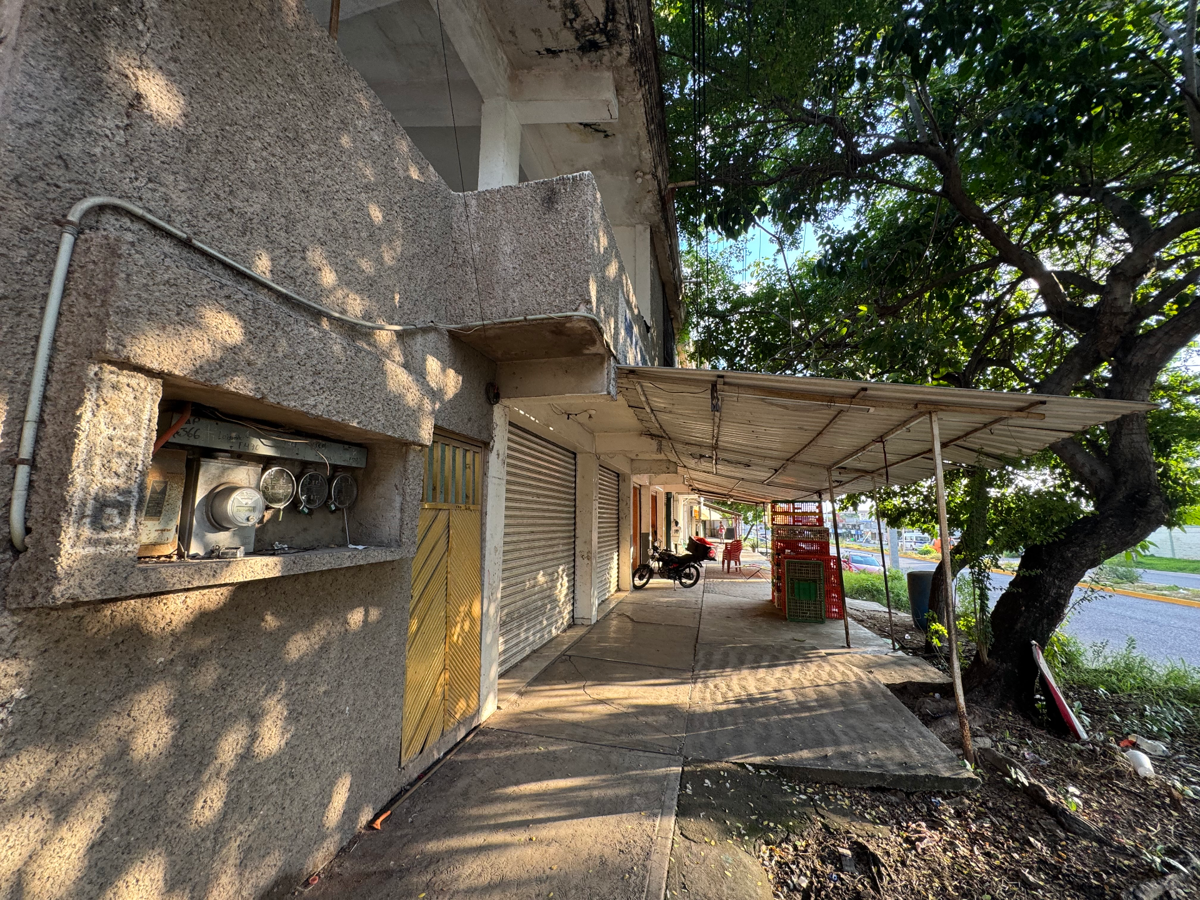 Edificio en venta en Emiliano Zapata, Lázaro Cárdenas — foto 1 de 10