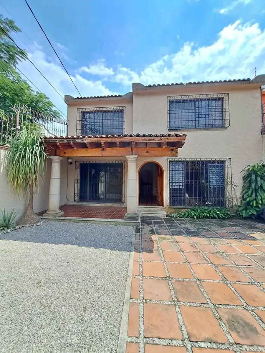 Casa en venta en Lomas de Cortes, Cuernavaca — foto 1 de 20