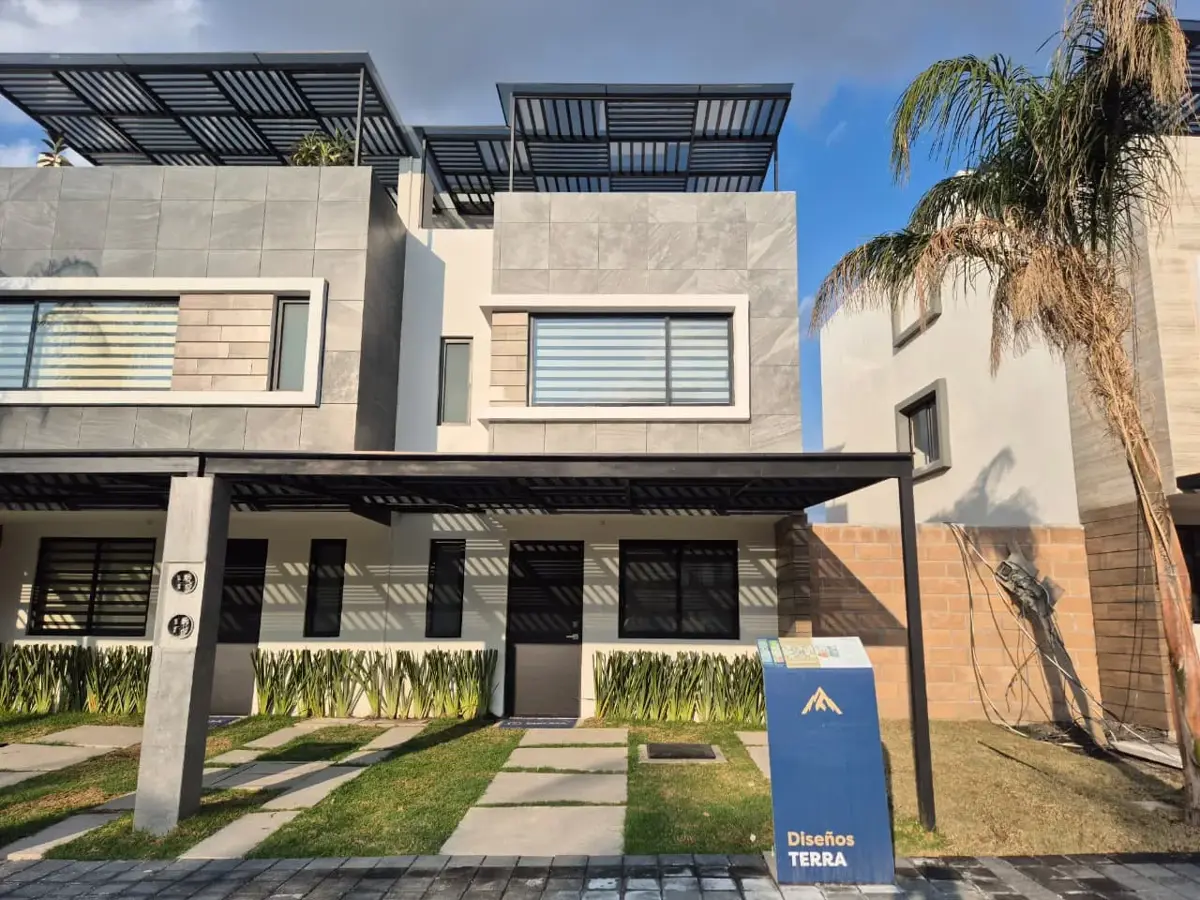 Casa en venta en Lomas de Angelópolis, Ocoyucan — foto 1 de 35