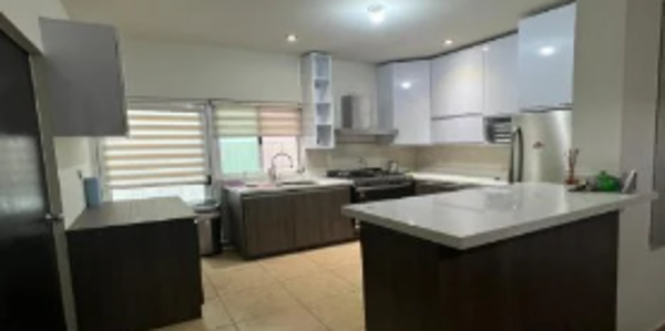 Casa en venta en Santuarios del Cerrito, Corregidora — foto 3 de 5