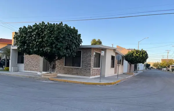 Bonita y Funcional Casa de Un Piso con Rampas