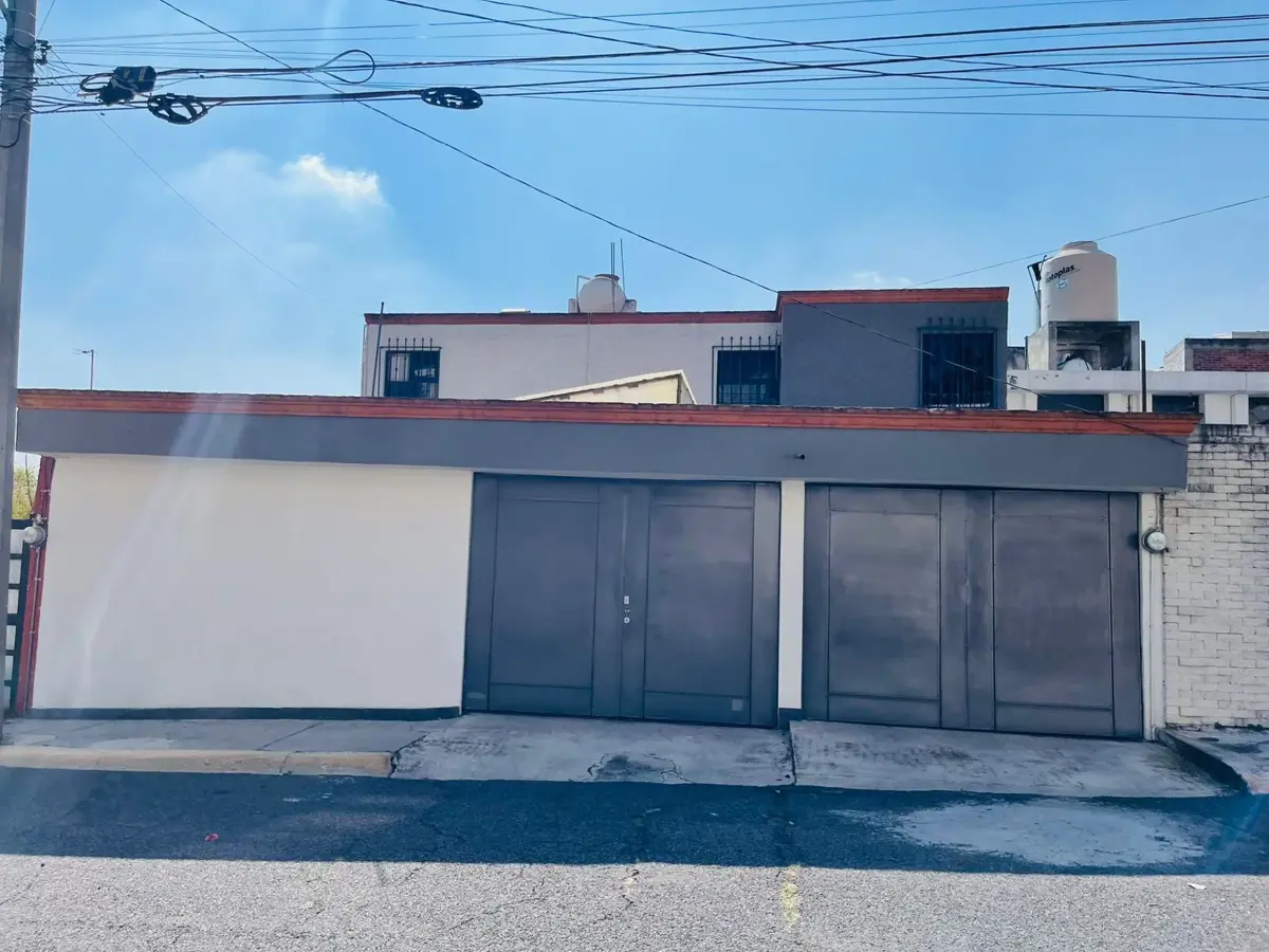 Casa en venta en Lomas Altas, Toluca — foto 1 de 21