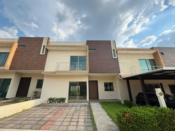 Casa en venta en Villa de los Arcos, Centro — foto 2 de 44