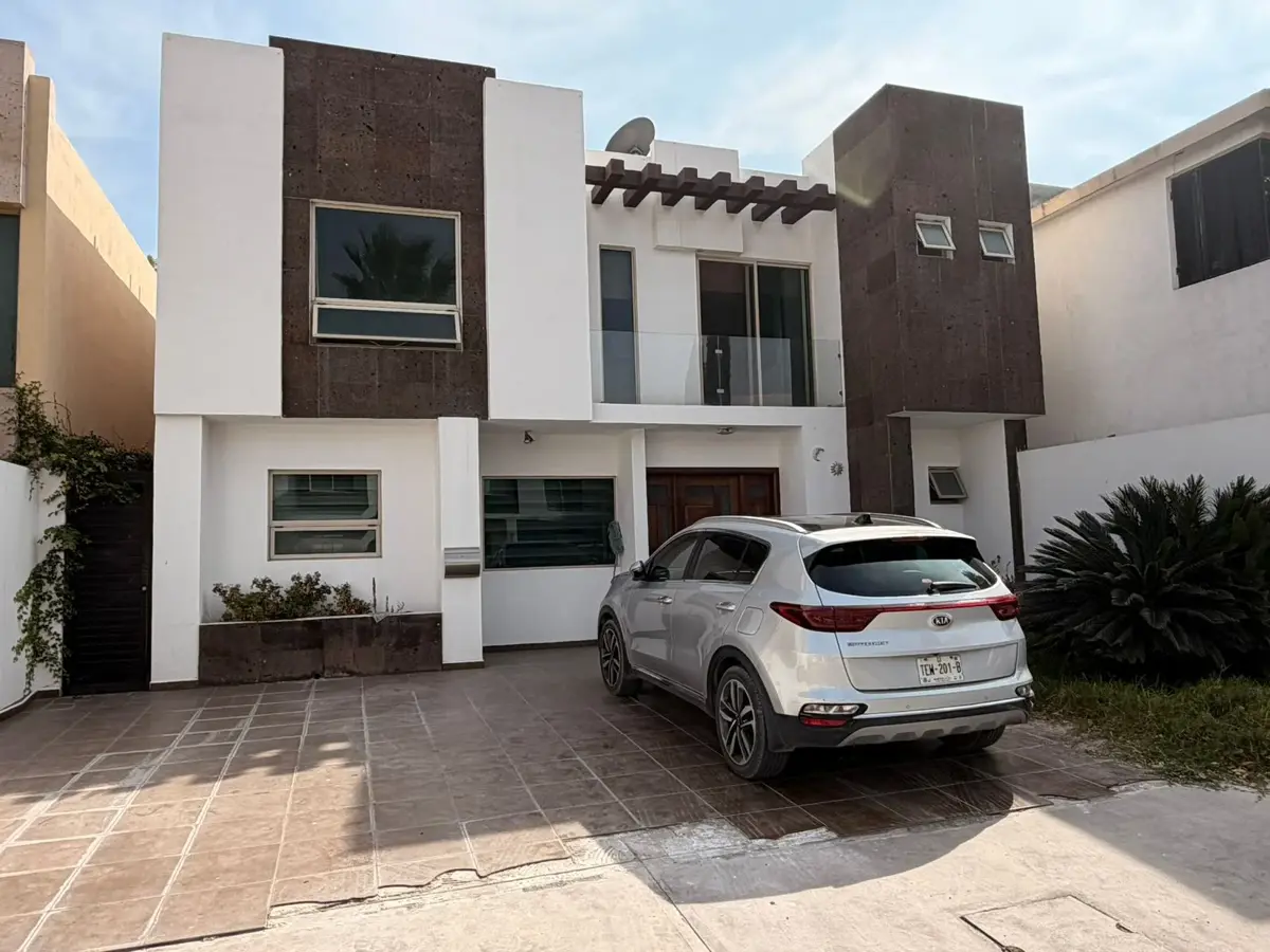 Casa en venta en Privadas de Santiago, Saltillo — foto 1 de 11